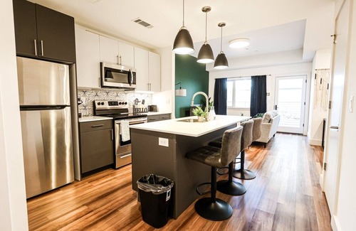 Brewerytown Apartamento | Imagine a stylish escape in Glenwood, the epitome of urban luxury