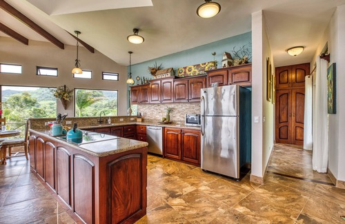 Tronadora Casa | Imagine sipping your morning coffee as the sun begins to rise just over Vulcan Arenal