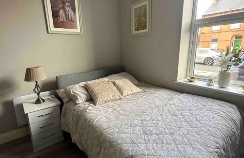 Haroldʼs Cross Apartamento | Immaculate 1-Bed Studio in Dublin- A1 Location!