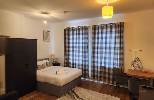 Stone Apartamento | Immaculate 1-bedroom in Greenhithe