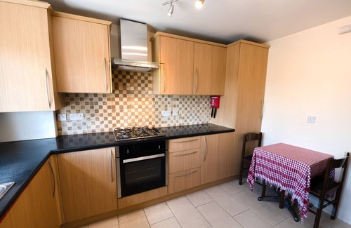 London Borough of Hounslow Apartamento | Immaculate 2-bed Apartment in Isleworth by River