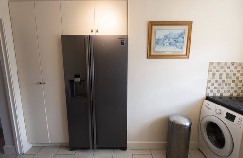 London Borough of Hounslow Apartamento | Immaculate 2-bed Apartment in Isleworth by River
