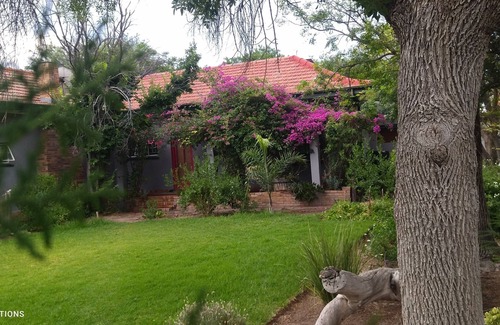 Beaufort West Cabaña | Immaculate 2-bed Garden Cottage in Beaufort West