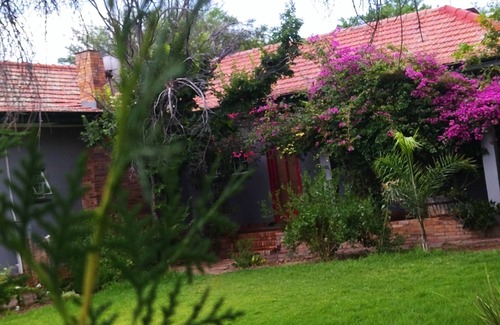 Beaufort West Cabaña | Immaculate 2-bed Garden Cottage in Beaufort West