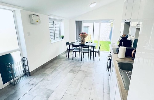 Cambridge Casa | Immaculate 2 Bed House in Cambridge