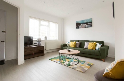 Dartford Casa | Immaculate 2-bed House in Dartford