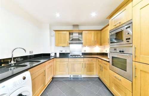 West Kensington Apartamento | Immaculate 2-bed House in Earls Court W14