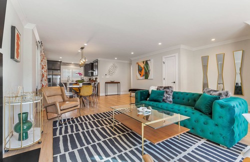 Walnut Creek Casa | Immaculate 2 Bedroom Executive Rental with Private Patio and Garage