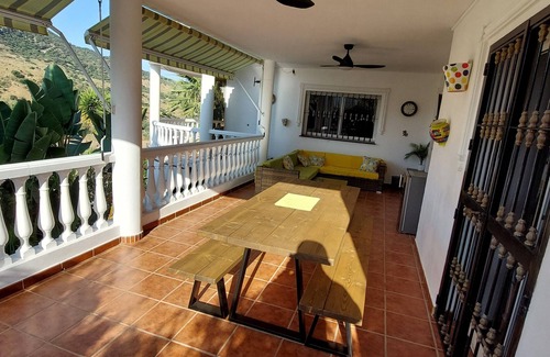 Mondron Villa | Inmaculada villa de 2 dormitorios y 2 baños Piscina privada climatizada para 4 (MAX 6)