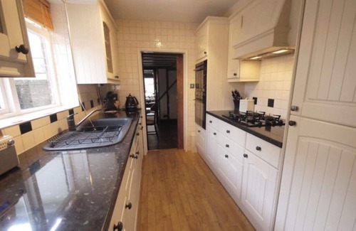 Waltham Cross Cabaña | Immaculate 3-Bed House in Waltham Cross