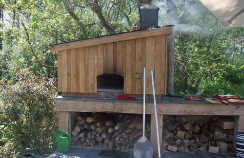 Burgh Island Casa | Inmaculada 3 dormitorios 3 baños Casa en hermosos jardines con Pizza Oven
