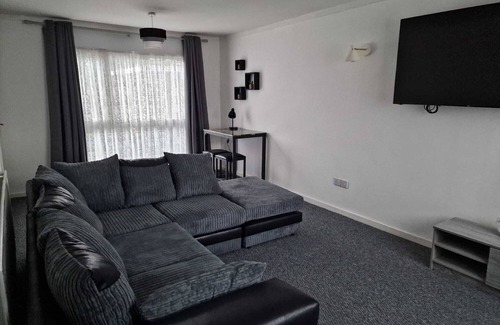 Little Hay Casa | Immaculate 3 bedroom house in Fordbridge