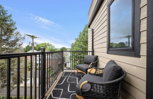 Shadyside Apartamento | Immaculate 3 BR Penthouse suite| 2 decks| Walkable