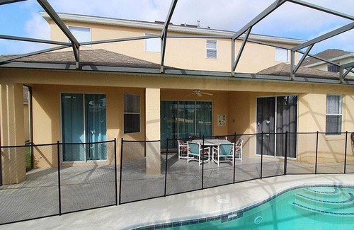 Haines City Villa | Immaculate 5-bed Villa in Haines City Pool G/room