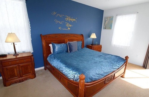 Haines City Villa | Immaculate 5-bed Villa in Haines City Pool G/room