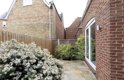 Windsor Casa | Immaculate Central Windsor Town House