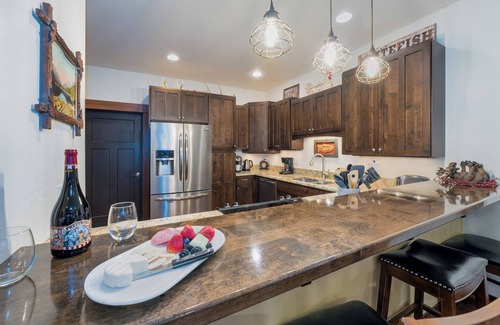 Whitefish Condominio | *** Nueva lista de vrbo *** Inmaculado condominio en el corazón del centro de Whitefish