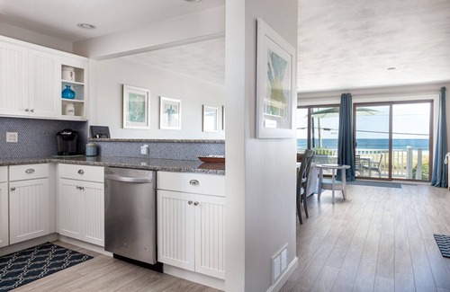 Eastward Look Casa | Immaculate Condo, Ocean Views, Steps to Beach