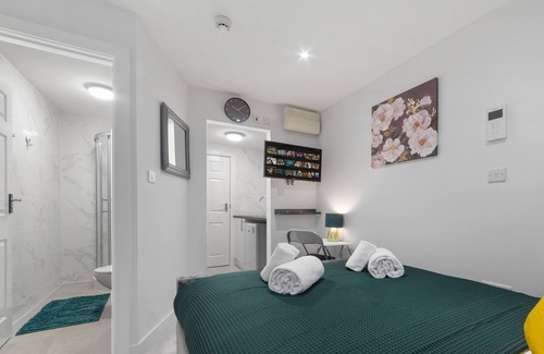 Penge Apartamento | Immaculate Ensuite Room Crystal Palace London SE20