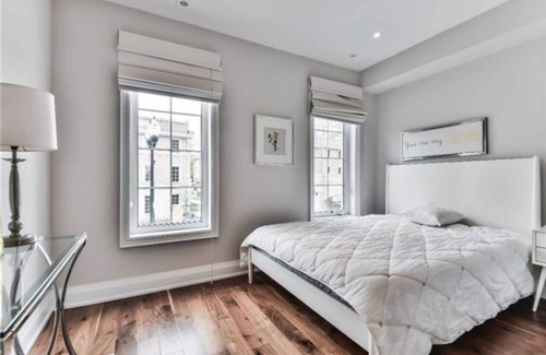 Lawrence Park Casa | Immaculate Executive Townhouse