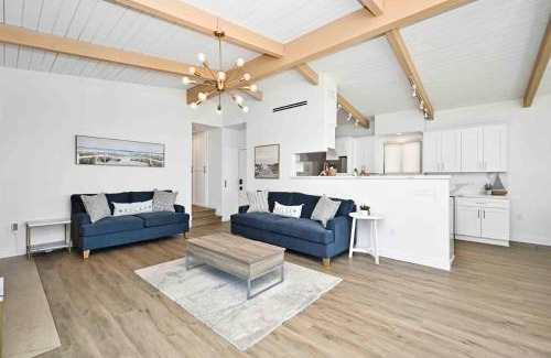 Santa Ana Heights Casa | Immaculate Home with 180 degree views of the Beach & Ocean