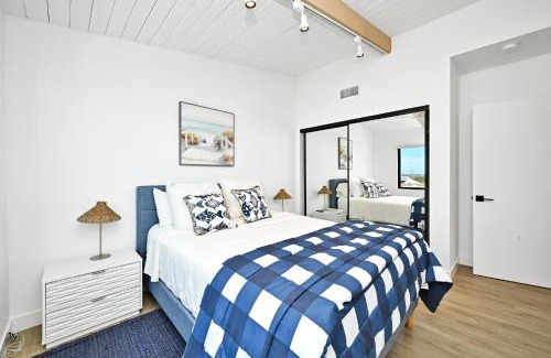 Santa Ana Heights Casa | Immaculate Home with 180 degree views of the Beach & Ocean
