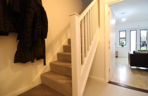 Nine Elms Casa | Immaculate Rooms Near Nine Elms & Battersea