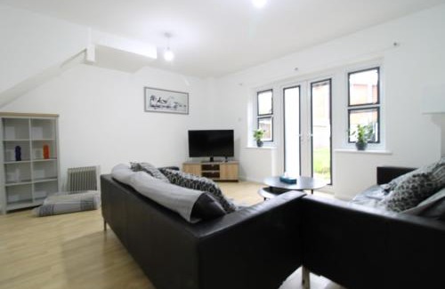 Nine Elms Casa | Immaculate Rooms Near Nine Elms & Battersea