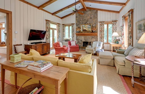 Highlands Villa | Immaculate Scaly Mountain Villa w/ Mountain Views!