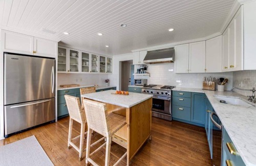 Shelter Island Casa | Immaculate Shelter Island Farmhouse with Pool and Minutes to Beach