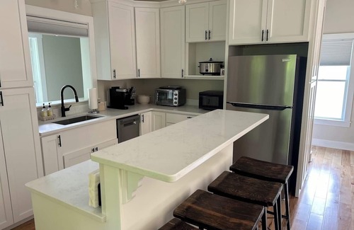 Saratoga Springs Apartamento | Immaculate studio rental unit in downtown Saratoga Springs, NY!