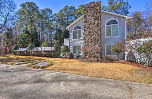 Suwanee Casa | Immaculate Suwanee House with Pool and Game Room!