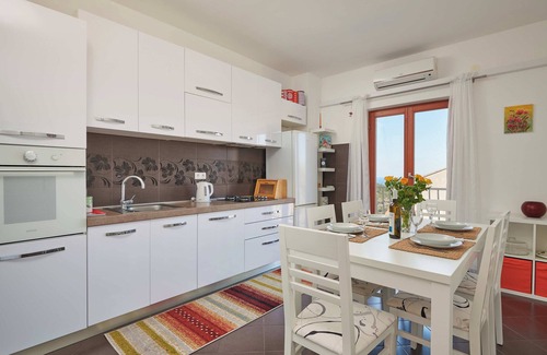 Zvekovica Apartamento | Immerse yourself in Apartment Micika’s sun-kissed charm!