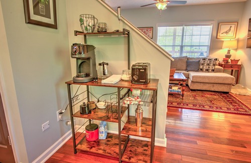 Bluff City Casa | Immerse yourself in the beautiful setting of the tranquil riverside by staying in our 3BR 2Bath home