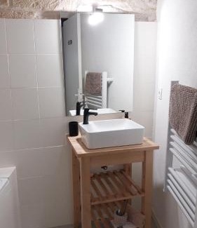 Saint-Gilles Apartamento | Immeuble 3 Apparts Centre historique St Gilles MaisoncarreeConciergerie