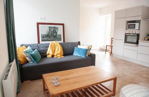Rive Droite Apartamento | Immeuble de 3 appartements avec cour intérieure