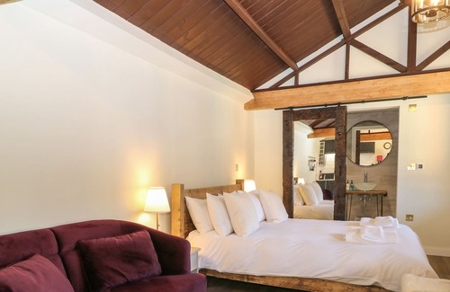Aldermaston Wharf Apartamento | IMPALA - NO.6, pet friendly, with a garden in Goring-On-Thames