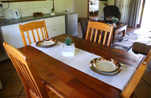 Krugersdorp Chalet De Esquí | Impangele Lodge