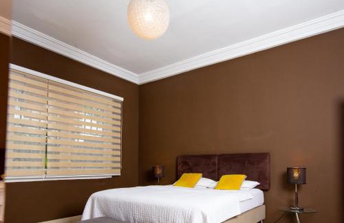 Nungua Casa | Impeccable 2-Bed House with Hot-Tub -Wi-Fi