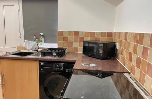 Swindon Casa | Impeccable 4-bed Home Away From Home in Swindon