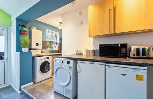 Brixton Casa | Impeccable 4-bed House With Garden in Brixton