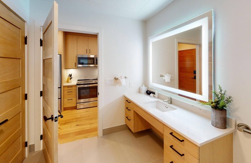 Tamarack Resort Apartamento | Impeccable Condo|Pet Friendly|Juliette Balcony