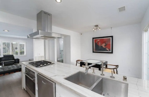 Del Mar Casa | Impeccable home walking distance to the beach!