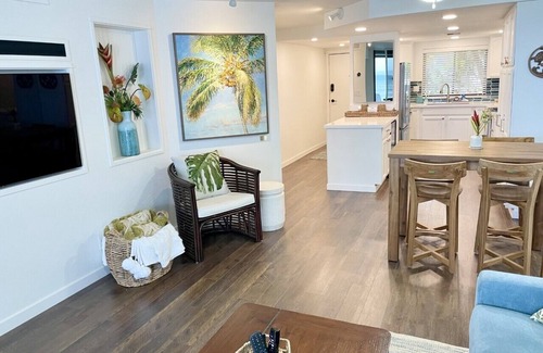 Maalaea Condominio | IMPECCABLE! LUXURY GROUND FLOOR DIRECT OCEANFRONT. 50' TO THE TURTLE SANCUARY!