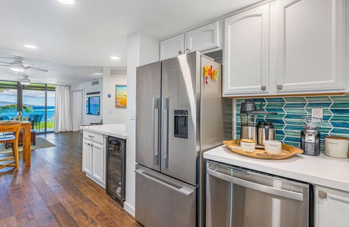 Maalaea Condominio | IMPECCABLE! LUXURY GROUND FLOOR DIRECT OCEANFRONT. 50' TO THE TURTLE SANCUARY!