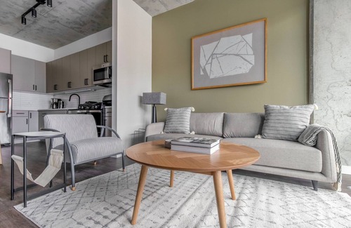 Killgubbin Apartamento | Impeccable River North 1BR w/ Yoga Studio, nr Riverwalk, by Blueground