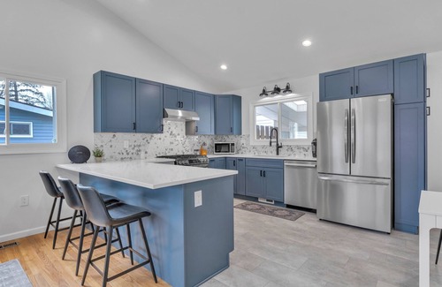 Allen Casa | Impeccably Designed Ann Arbor Home, 3 Bed 2 Bath, Quiet area, Close to Downtown