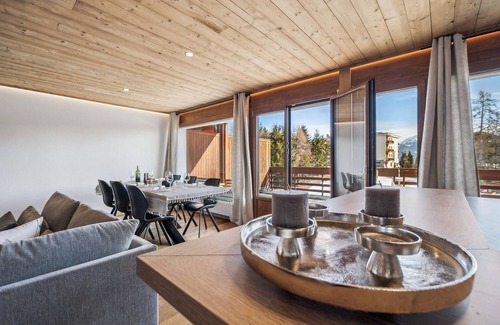 Noes Chalet De Esquí | Imperial by Mrs Miggins