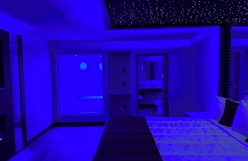 Dearborn Hotel | Imperial Suites