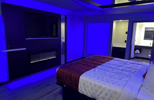 Dearborn Hotel | Imperial Suites